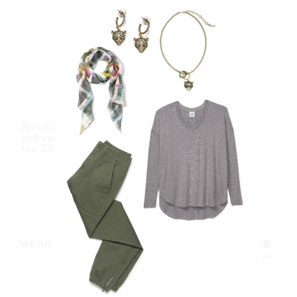 Current Line 2022 Tee #4376 CAbi Large - Picture 12 of 16